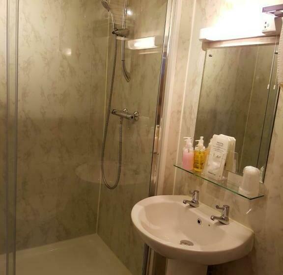 标准间, The Clovelly