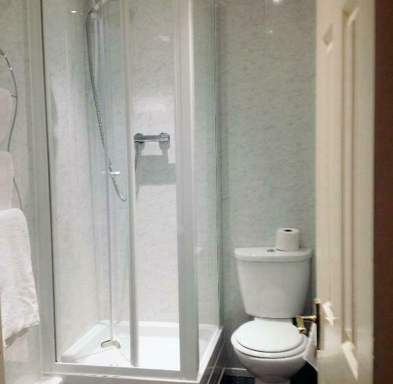 标准间, The Clovelly