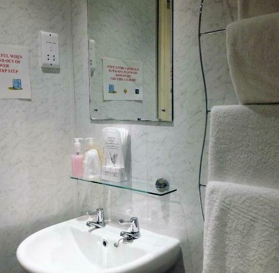 标准间, The Clovelly