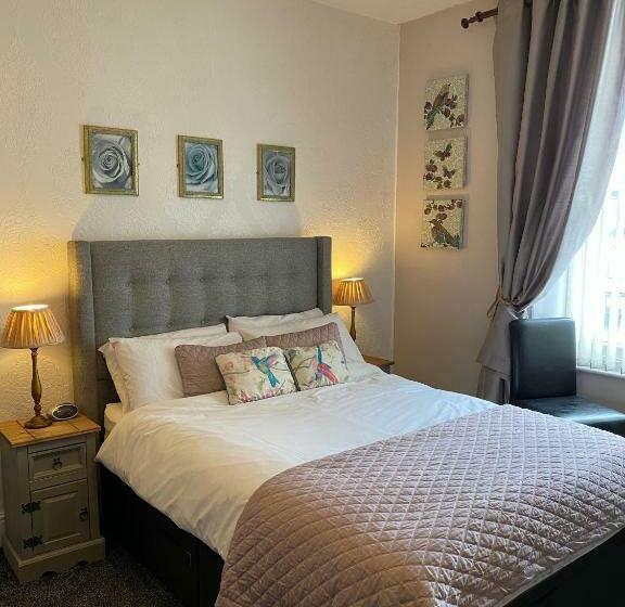 家庭间, The Clovelly