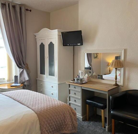 家庭间, The Clovelly