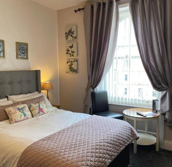 家庭间, The Clovelly