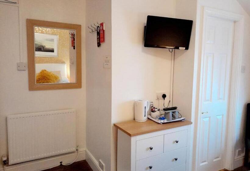 基本间, The Clovelly