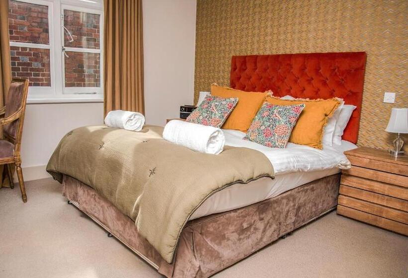 غرفة أساسية, The Swan Inn