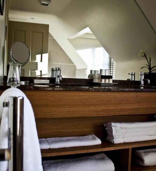 غرفة أساسية, The Swan Inn