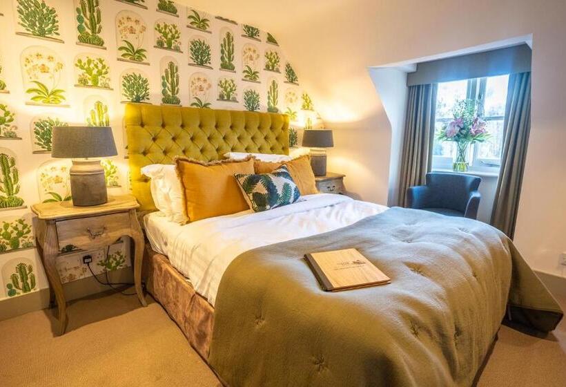 غرفة أساسية, The Swan Inn