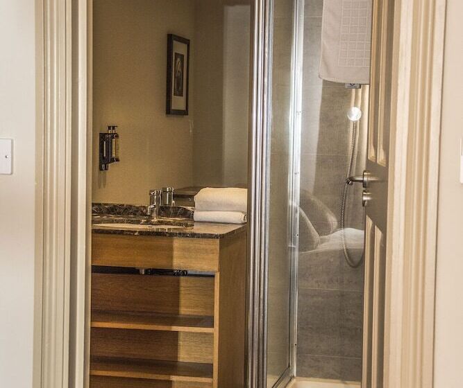 غرفة قياسية, The Swan Inn