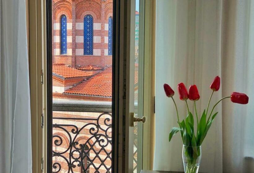 اتاق استاندارد, O. Galogre