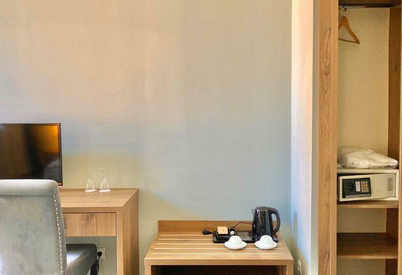 اتاق استاندارد, O. Galogre