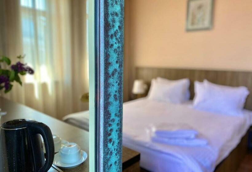 اتاق استاندارد, O. Galogre