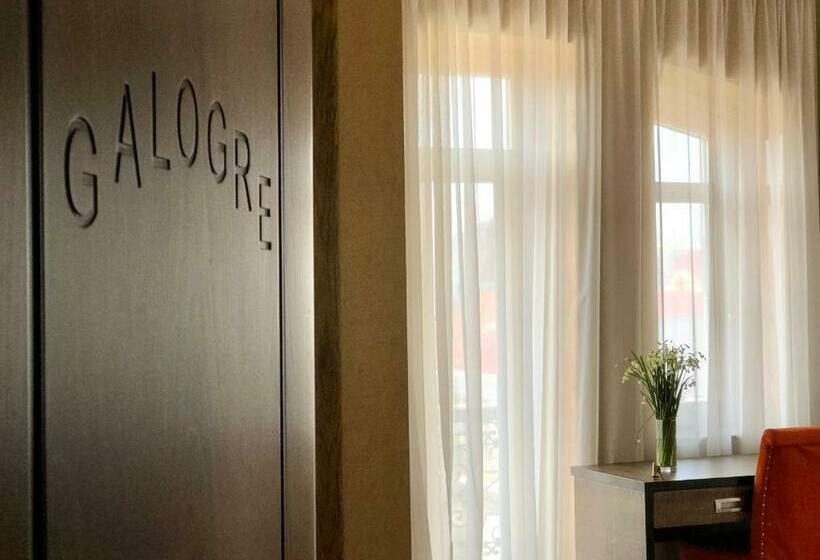 اتاق استاندارد, O. Galogre