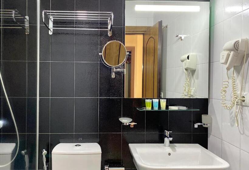 اتاق سوپریور خانوادگی, O. Galogre