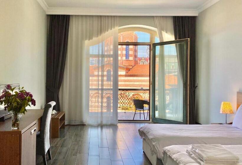 اتاق سوپریور, O. Galogre