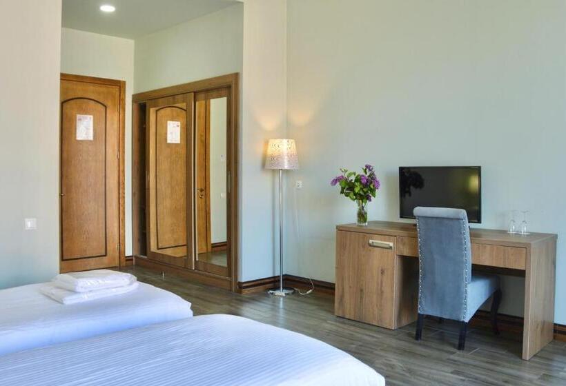 اتاق سوپریور, O. Galogre