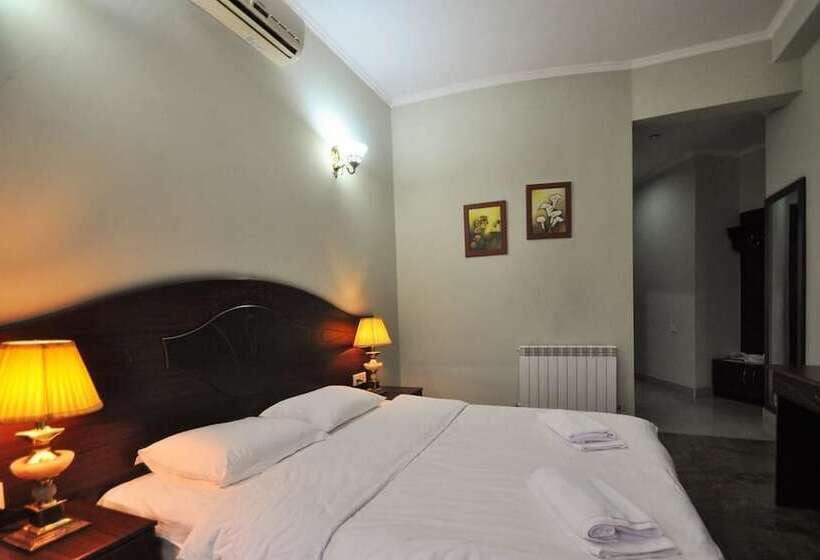 اتاق استاندارد, O. Galogre