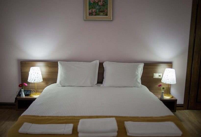 اتاق سوپریور, O. Galogre