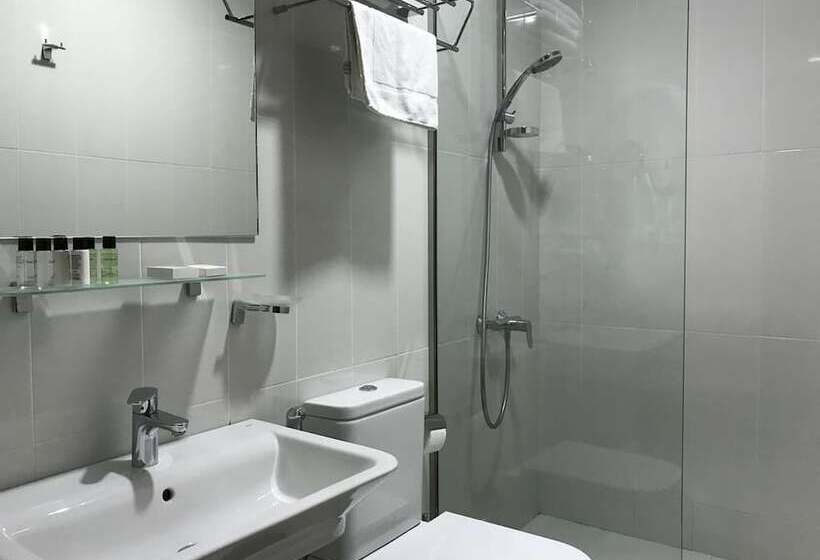 اتاق سوپریور, O. Galogre