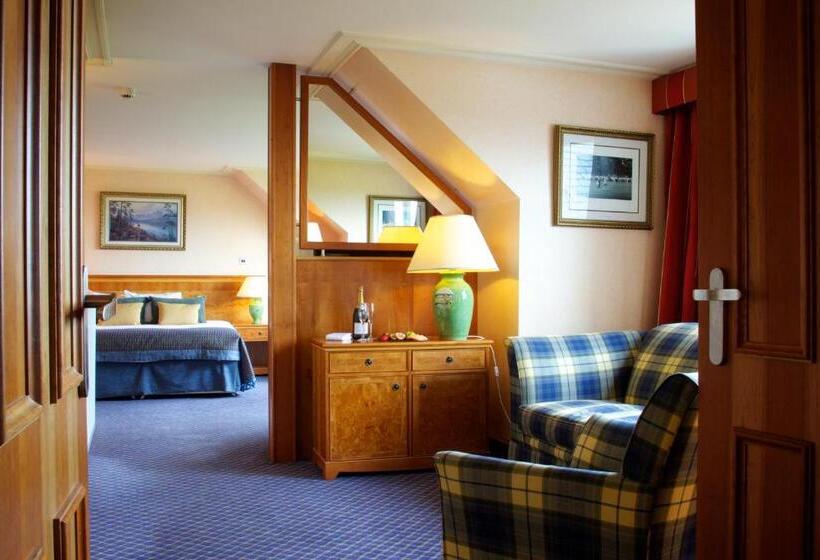 جناح جونيور, Carnoustie Golf Hotel  A Bespoke Hotel’