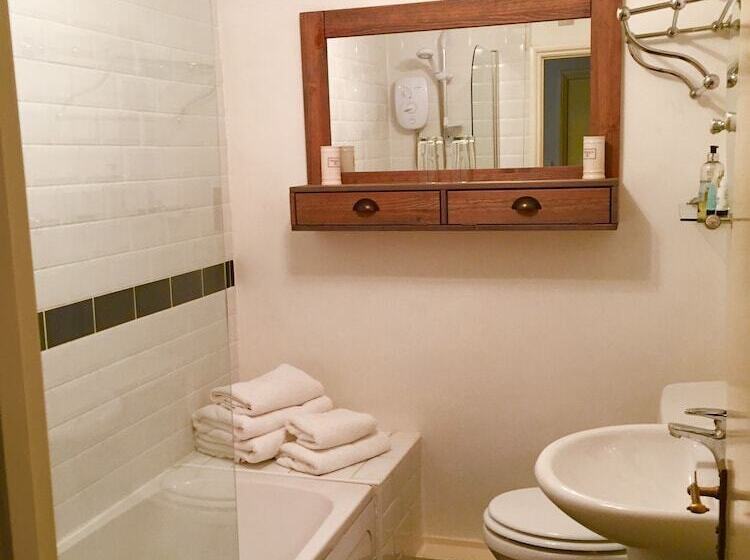 غرفة قياسية, Aylestone Court