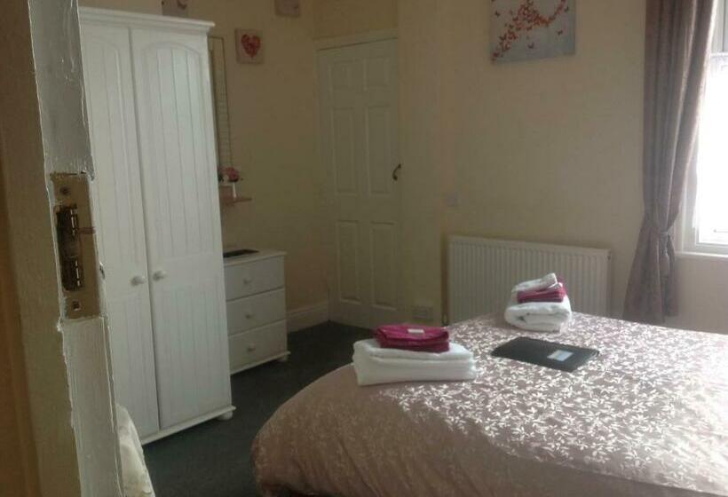 Номер Стандарт, Cleasewood Guest House