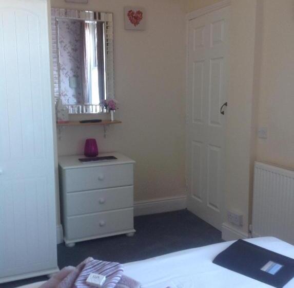 Номер Стандарт, Cleasewood Guest House