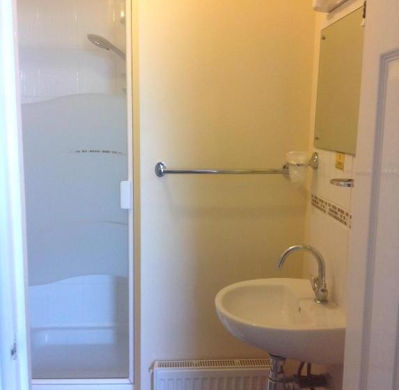 Номер Стандарт, Cleasewood Guest House