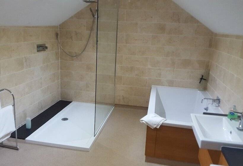 스탠다드 룸, Ecclefechan