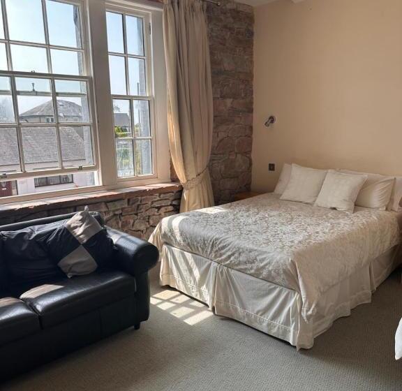 스탠다드 룸, Ecclefechan