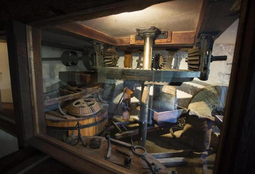 标准间, Hornsbury Mill