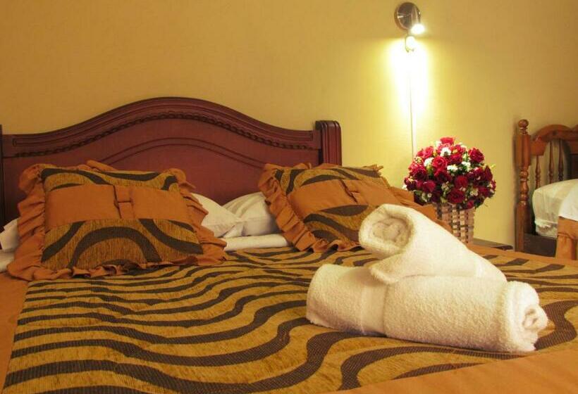 חדר סטנדרט לשלושה, Hostal Anais
