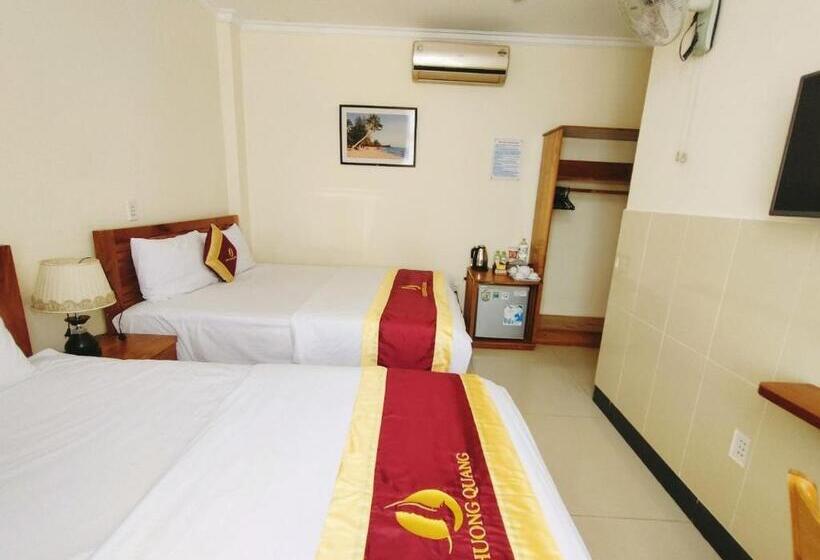 اتاق سوپریور, Kim Huong Quang