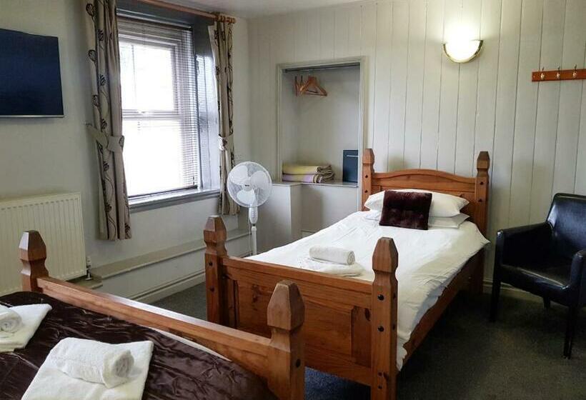 غرفة عائلية, Littledean House