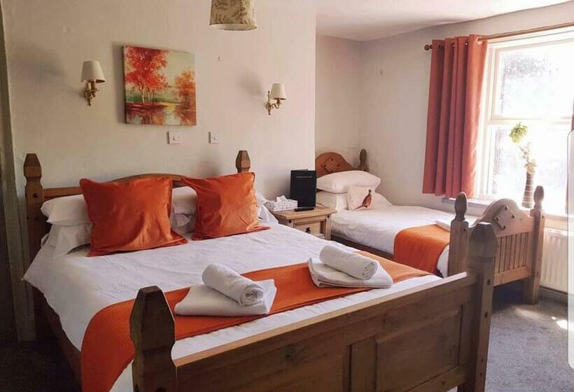 Семейный Номер, Littledean House
