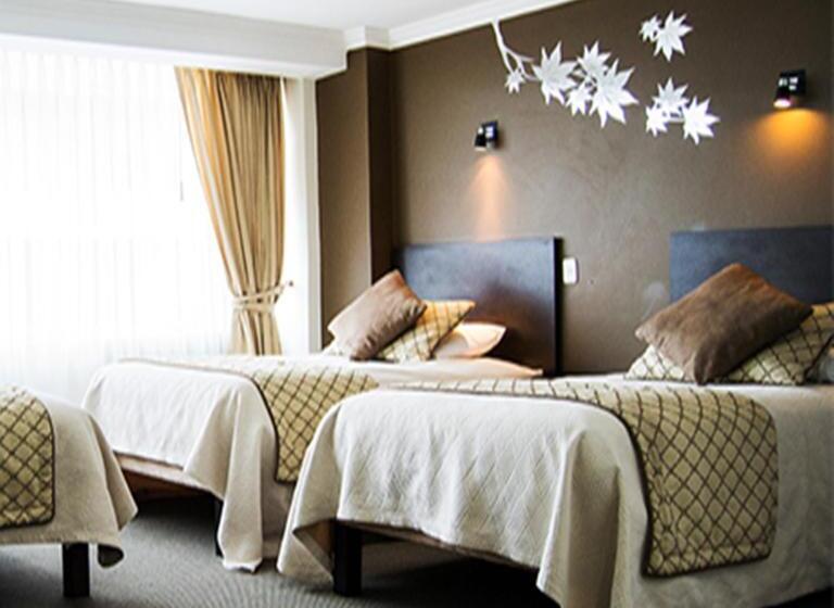 行政三人间, Novalux