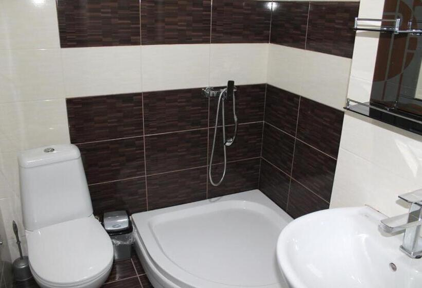 اتاق استاندارد سه نفره, Ponto