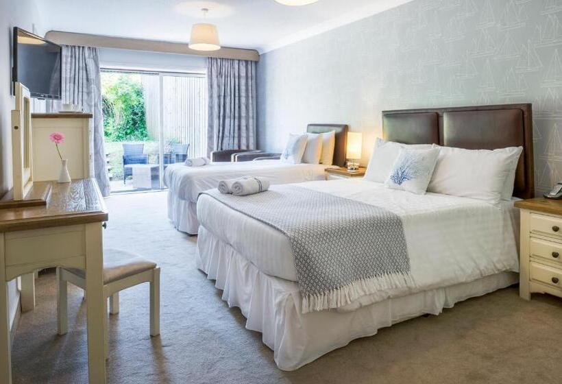 اتاق خانوادگی با چشمانداز باغ, Soar Mill Cove