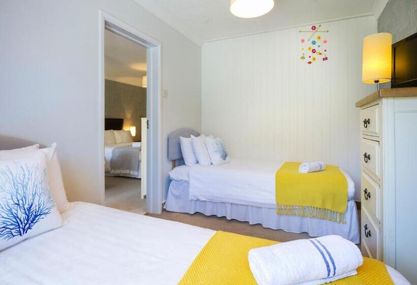 سوییت با چشمانداز باغ, Soar Mill Cove