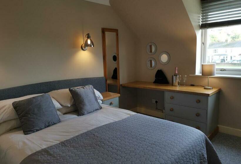 غرفة قياسية, The River Haven