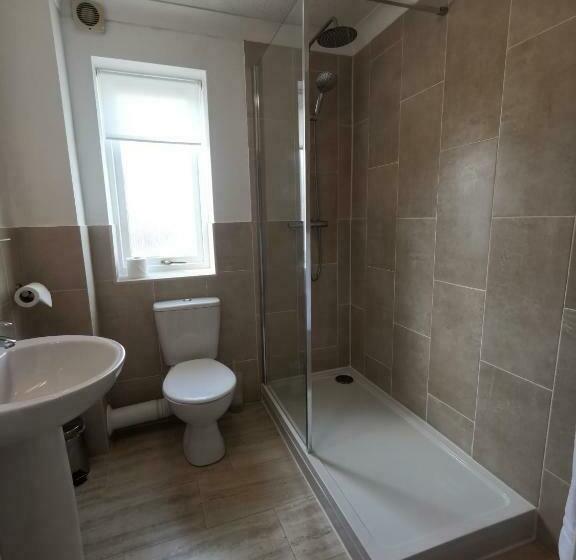 غرفة قياسية, The River Haven