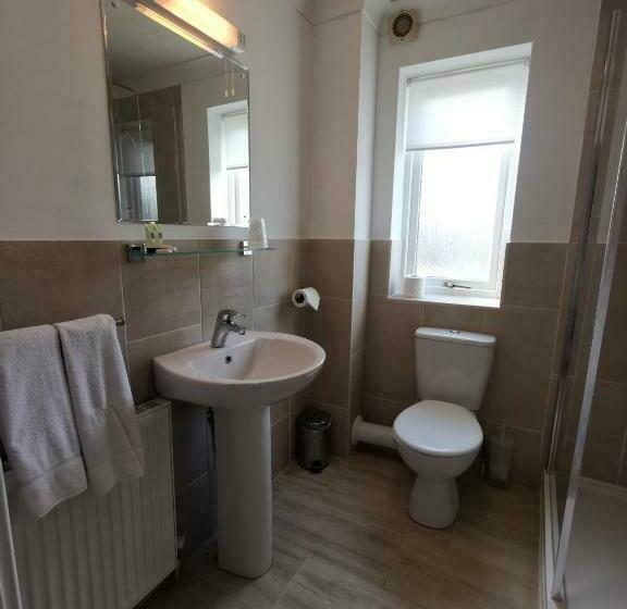 غرفة قياسية, The River Haven