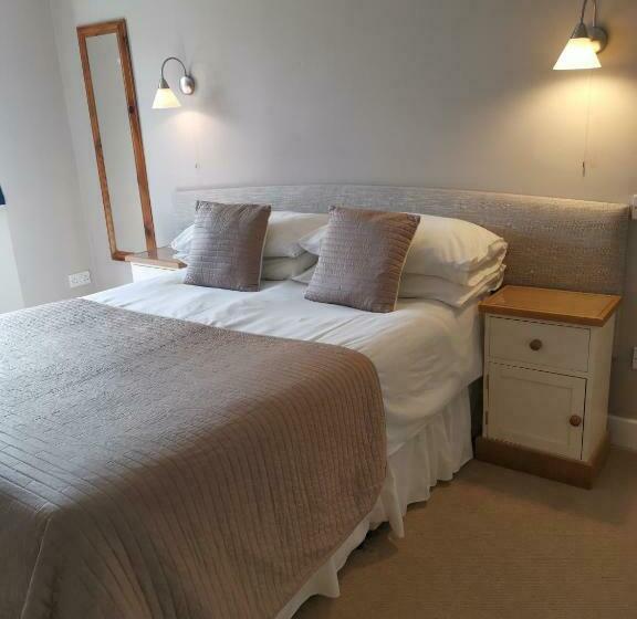 غرفة قياسية, The River Haven