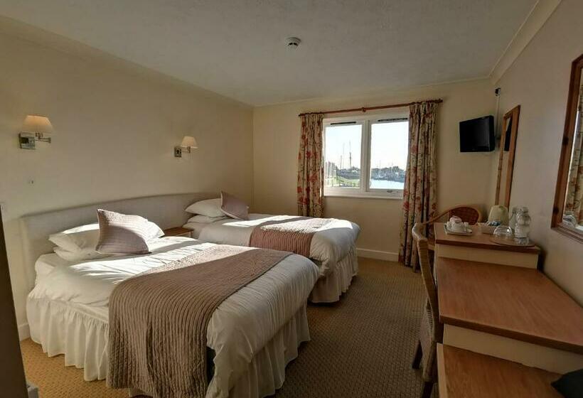 غرفة قياسية, The River Haven