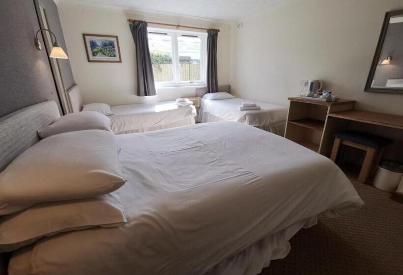 غرفة عائلية, The River Haven