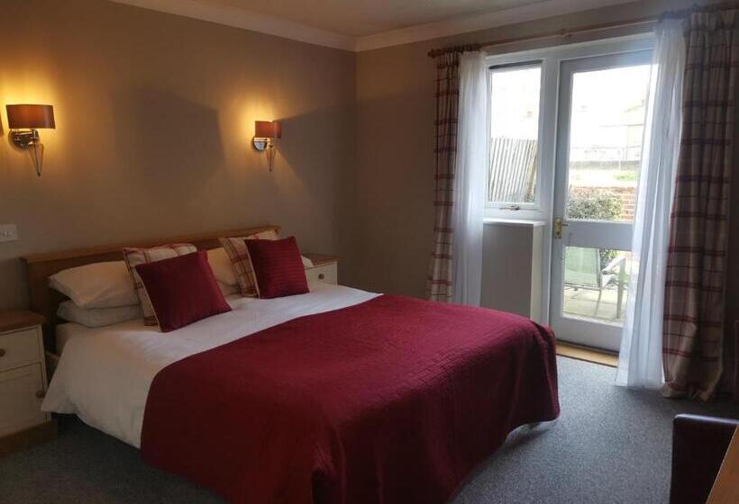 غرفة قياسية, The River Haven