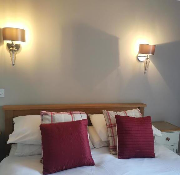 غرفة قياسية, The River Haven