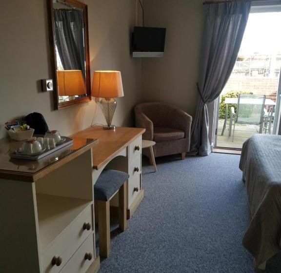 غرفة قياسية, The River Haven