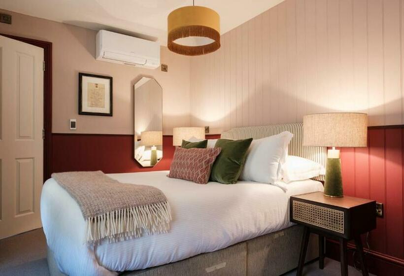 スタンダードルーム, The White Star Tavern