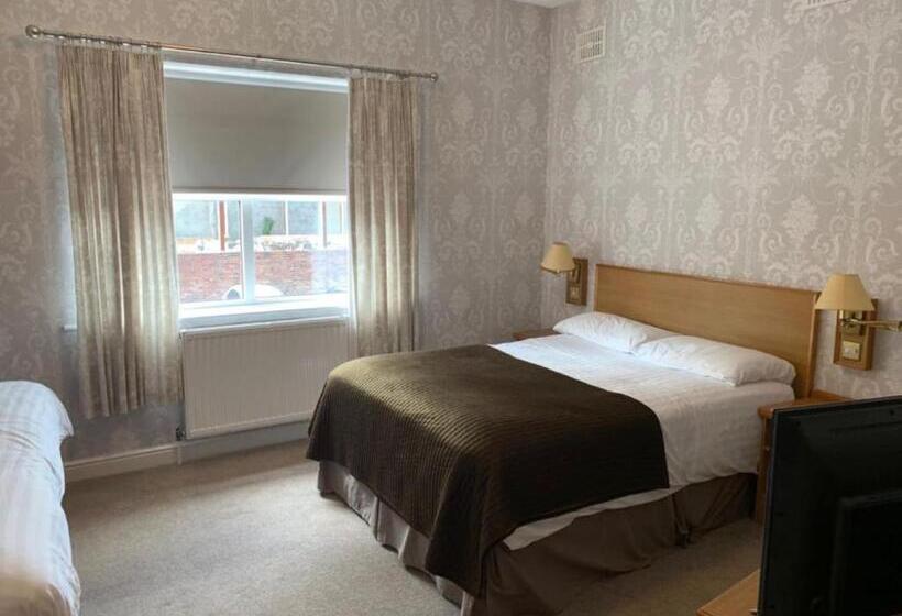 اتاق استاندارد سه نفره, Waterford Lodge