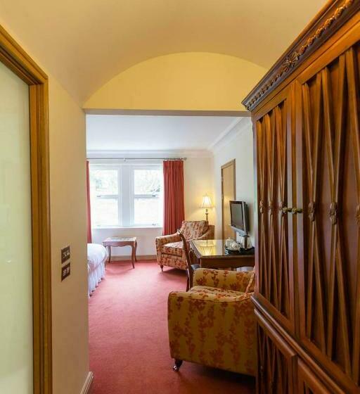 Номер Стандарт, Woodland House