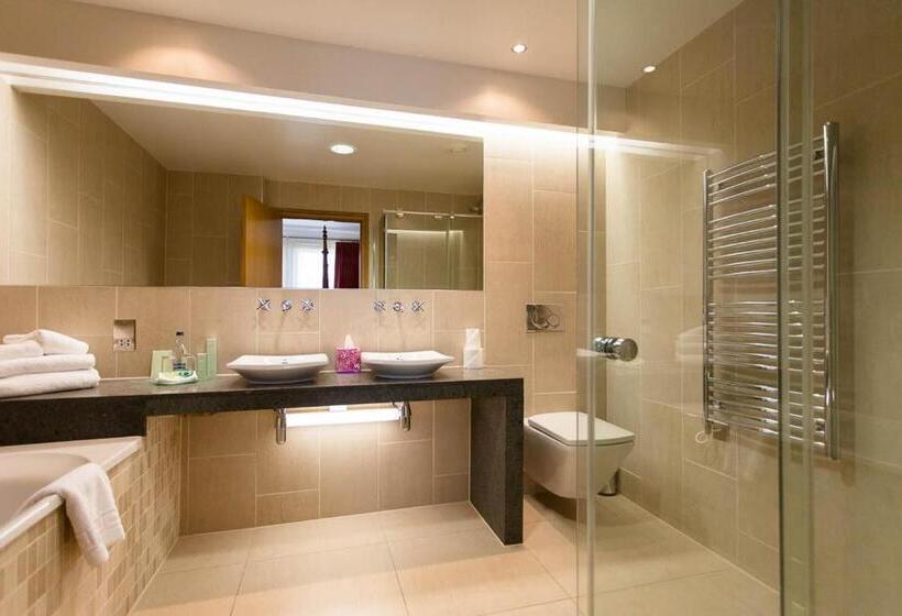 Люкс, Woodland House